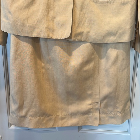 Vintage Silk and Linen Chelsea Cambell tan suit jacket and skirt - Picture 5 of 16